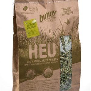 bunny-natuurweide-hooi-met-appel